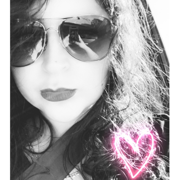 Meet your Posher, Allison - Picture 1 of 1